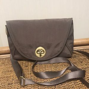 Baggalini crossbody tan bag